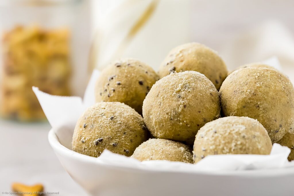 Nut Butter Energy Balls (Type: Peanut Butter Bliss)